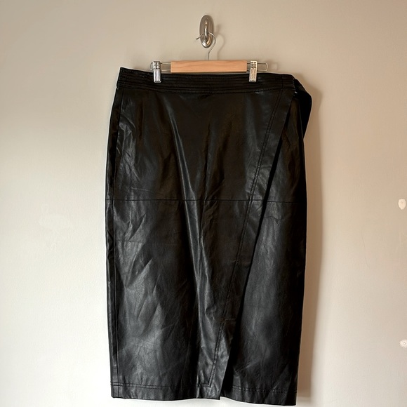 Black vegan leather Topshop wrap midi skirt - Picture 1 of 5